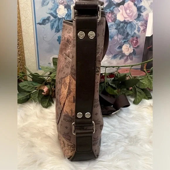 MCM ❤️HOST PICK❤️🔥RARE🔥Crossbody Bag - Picture 4 of 11